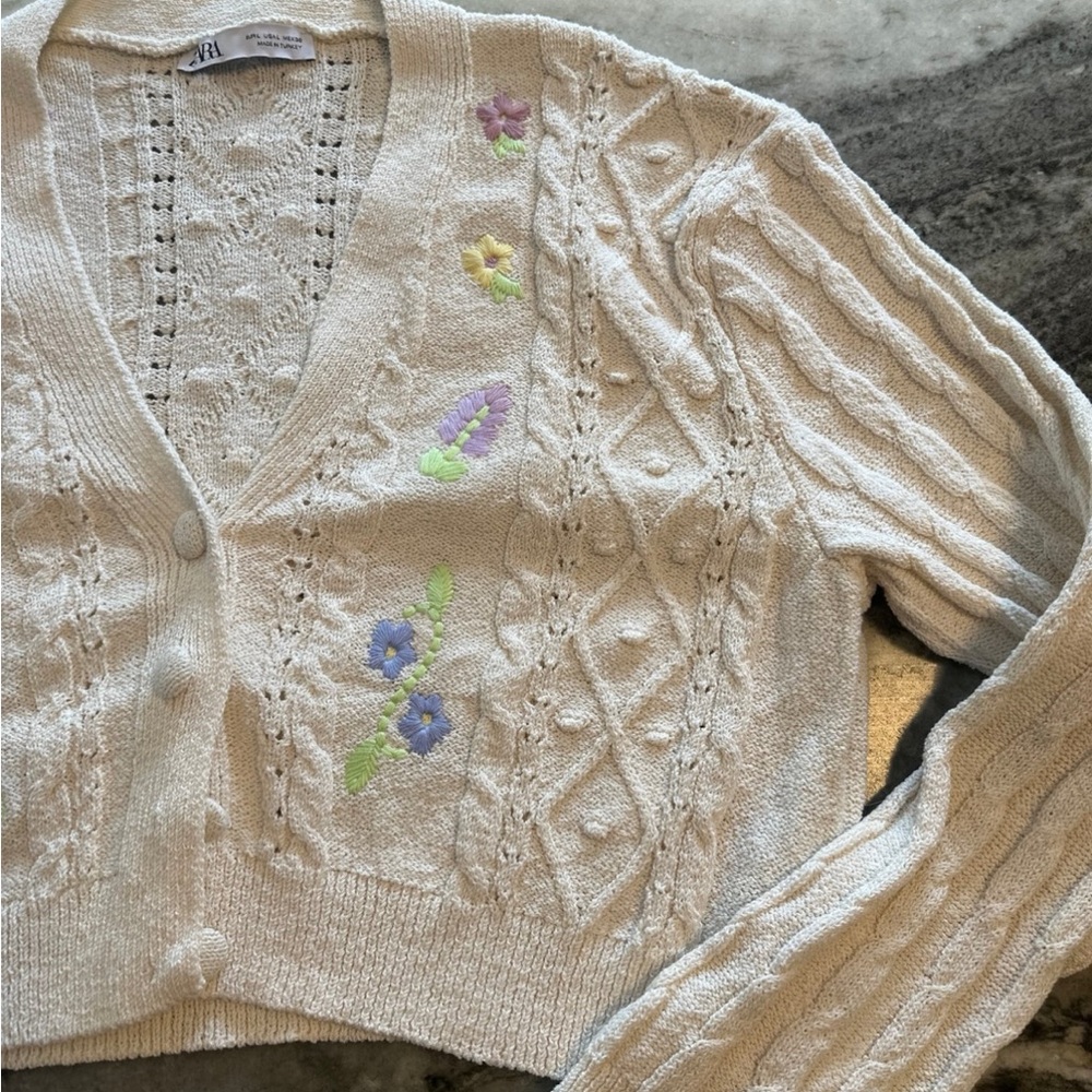 ZARA floral sweater cardigan large